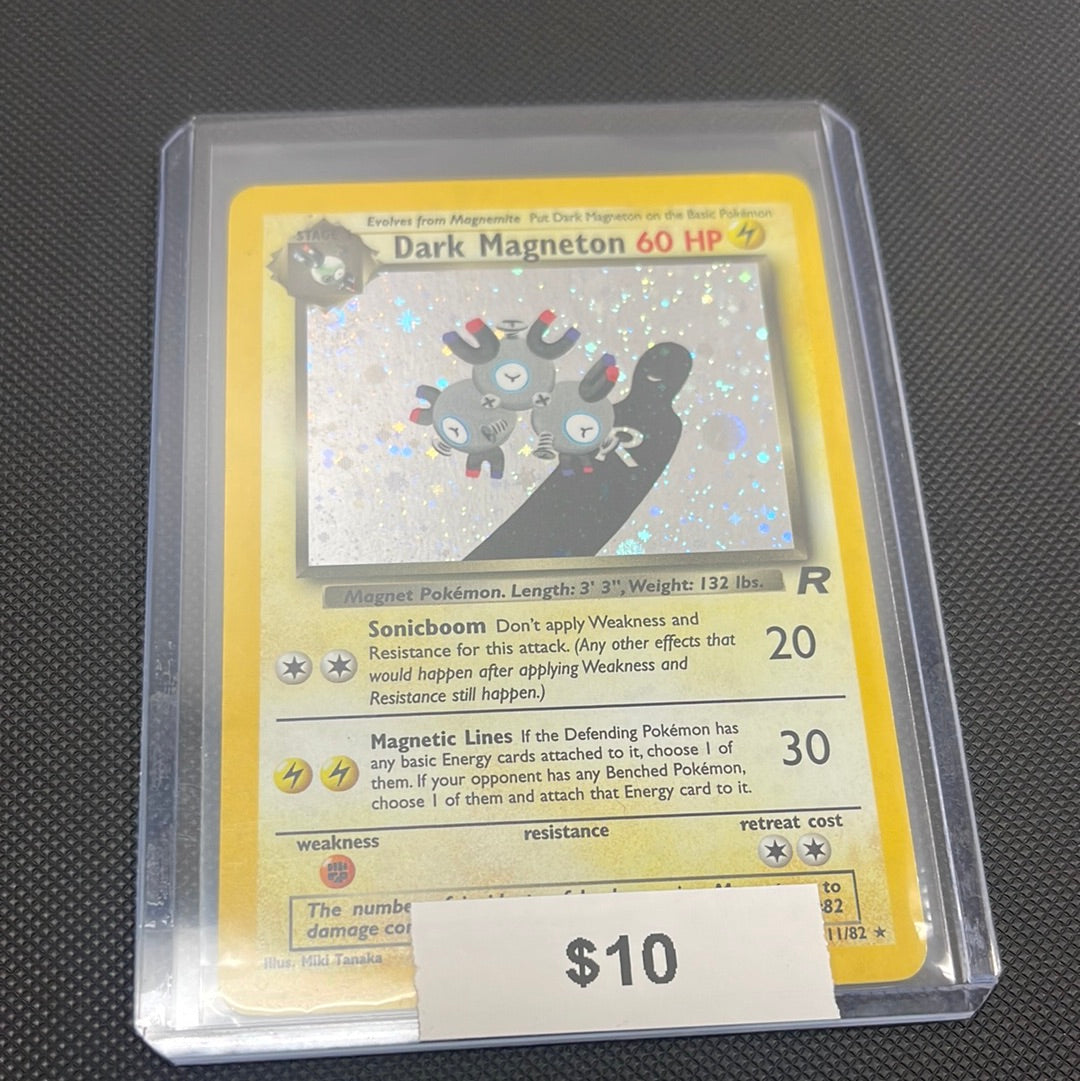 Pokémon Dark Magneton Team Rocket Holo 11/82