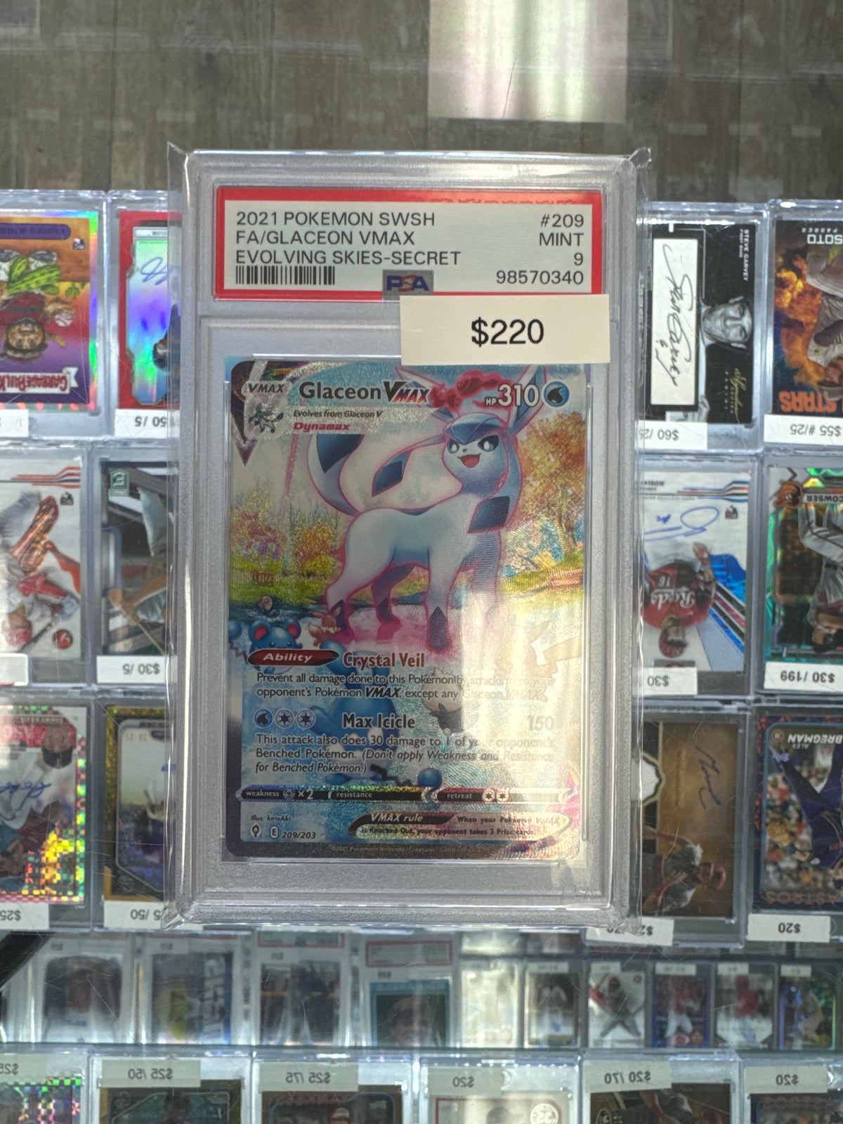 Pokémon Evolving Skies Glaceon VMAX 209 PSA 9