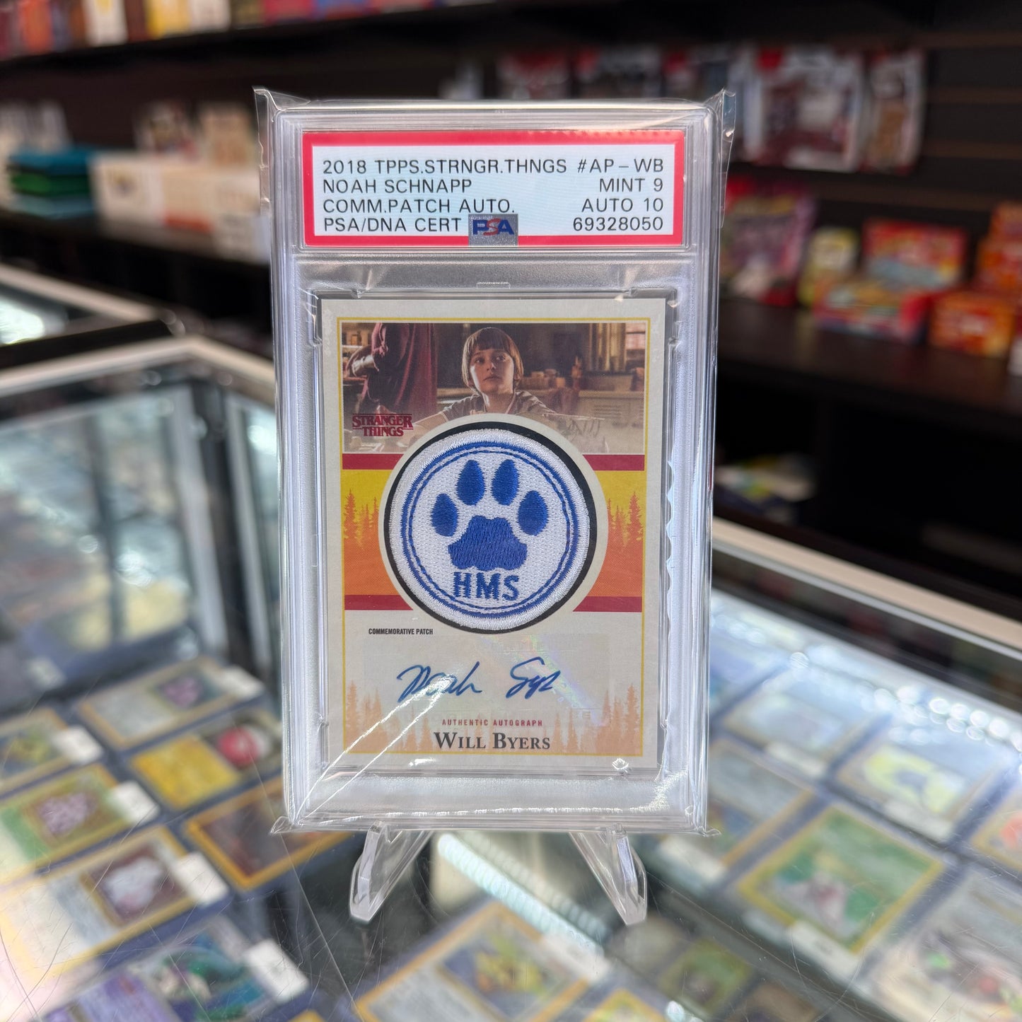 2018 Topps Stranger Things Commemorative Patch Autograph Noah Schnapp Comm.Patch Auto. PSA MINT 9