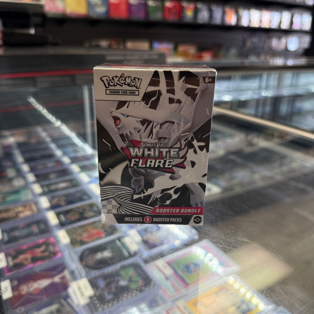 Pokémon White Flare Booster Bundle