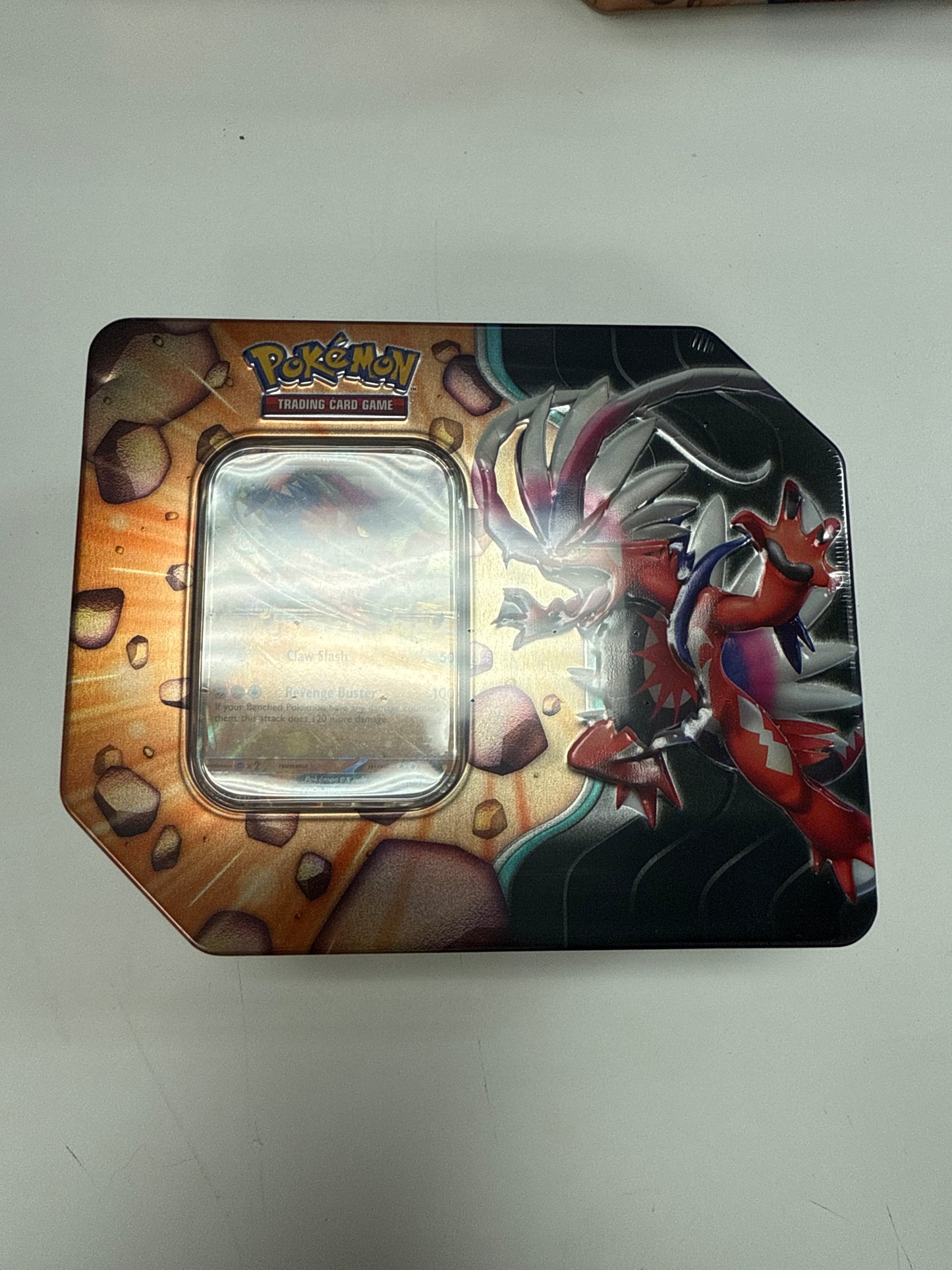 Pokémon Clashing Legends Tin