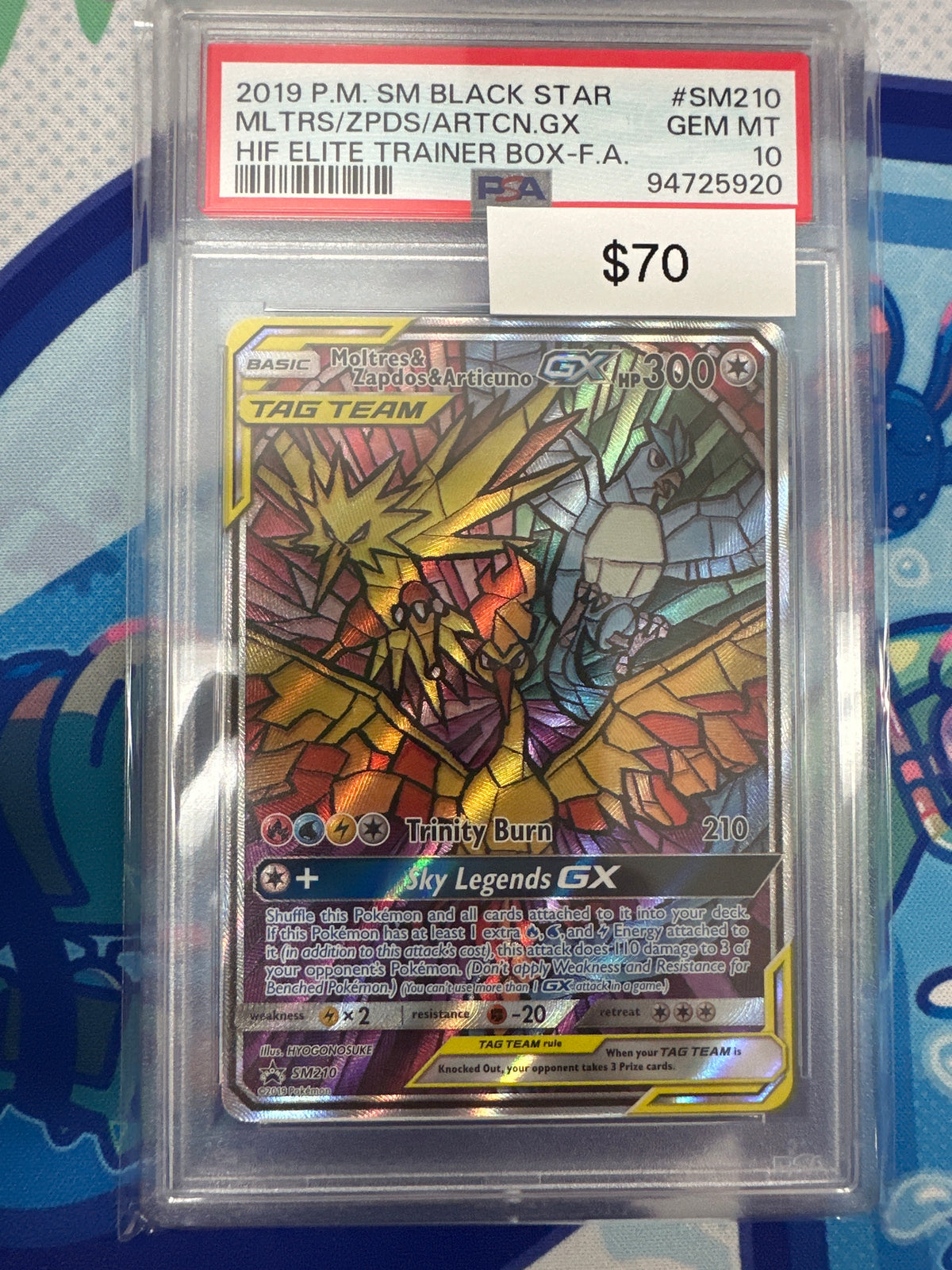 Pokémon Hideen Fates Moltress Zapdos Articuno #66 PSA 10