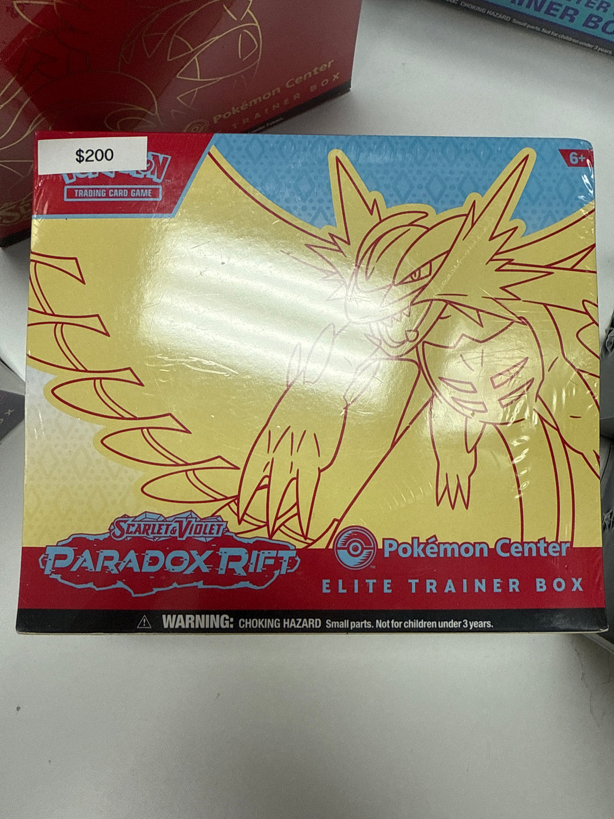 Pokémon Paradox Rift Elite Trainer Box Pokemon Center (Scream Tail)