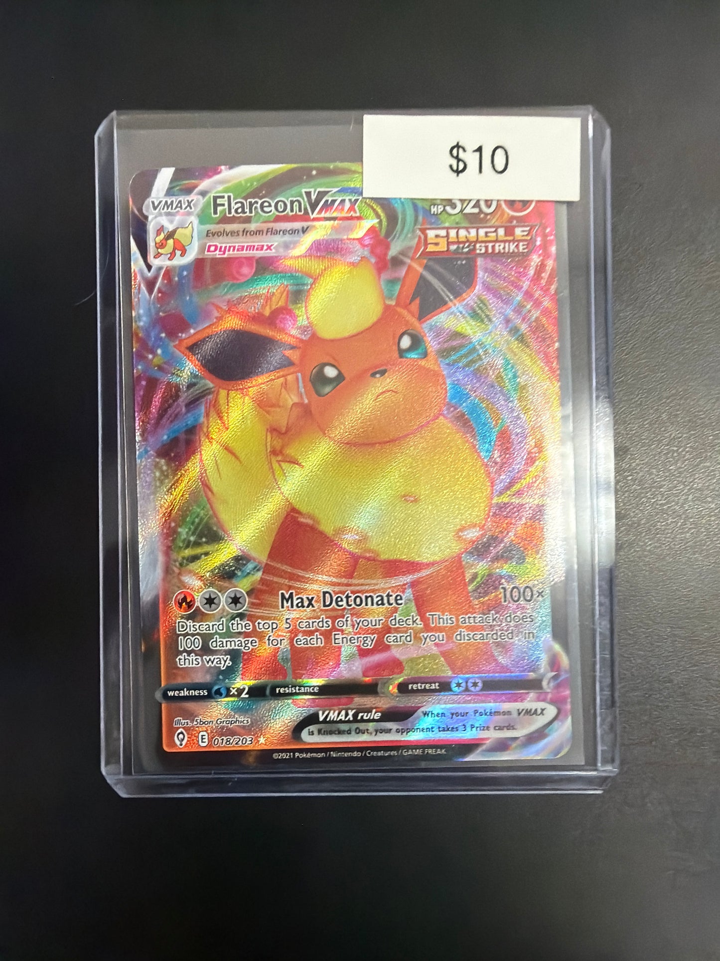 Pokemon Evolving Skies Flareon VMAX 018/203