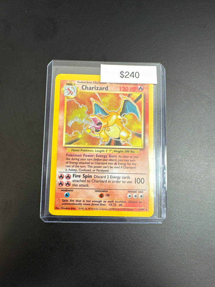 Pokmemon Base Set Charizard Holo 4/102