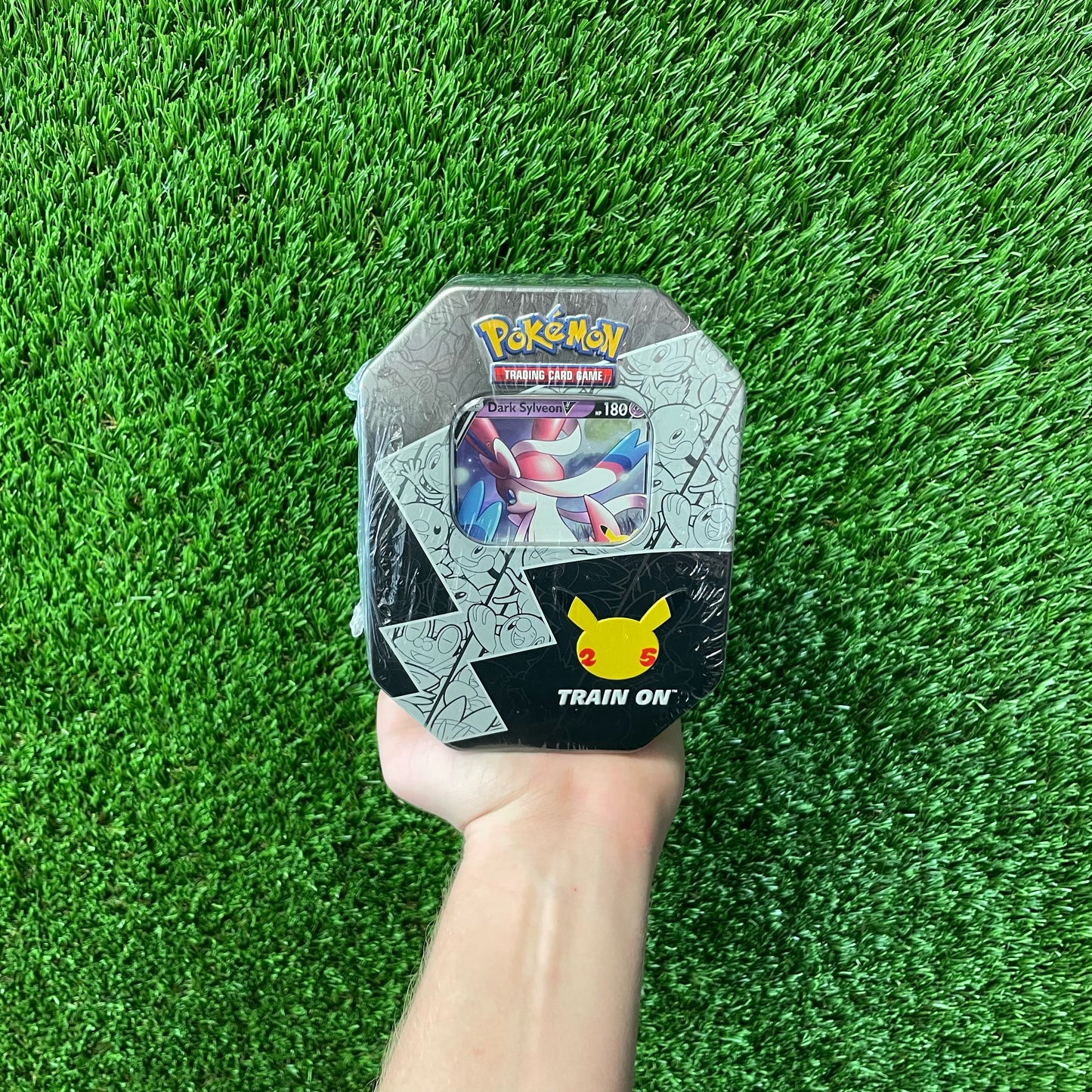 Pokémon Celebrations Tin
