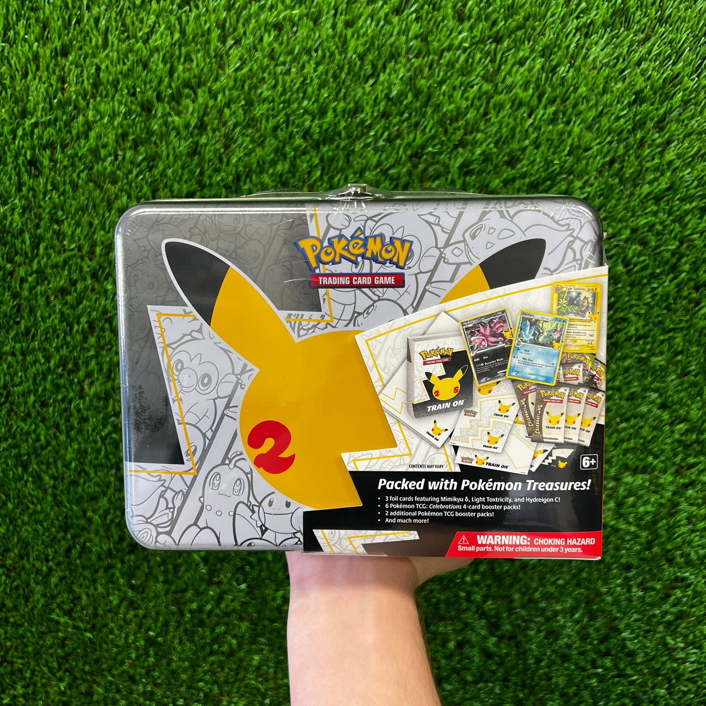 Pokemon Celebrations Collectors Chest